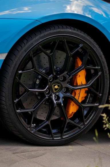 Felgen-Diebstahl Teure Autofelge